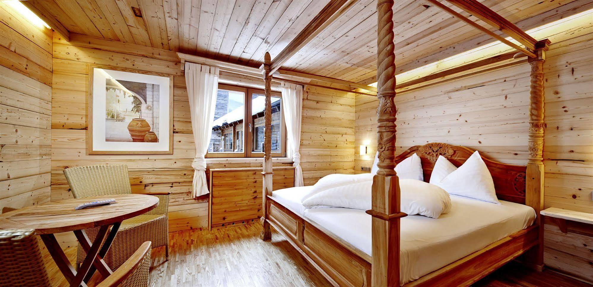 Art & Ski-In Hotel Hinterhag Σάαλμπαχ-Χίντεργκλεμ Δωμάτιο φωτογραφία