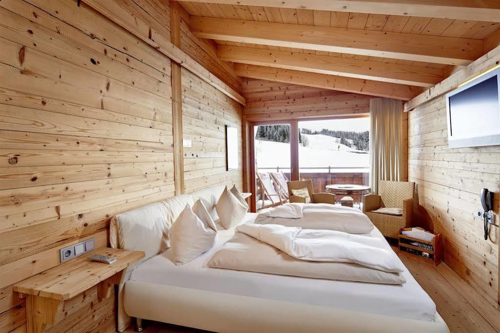 Art & Ski-In Hotel Hinterhag Σάαλμπαχ-Χίντεργκλεμ Δωμάτιο φωτογραφία